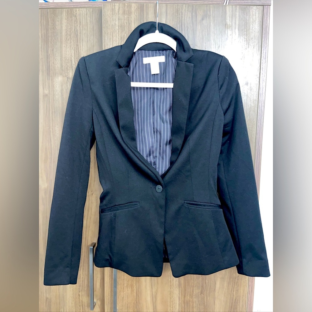H&M women’s US 4 blazer black